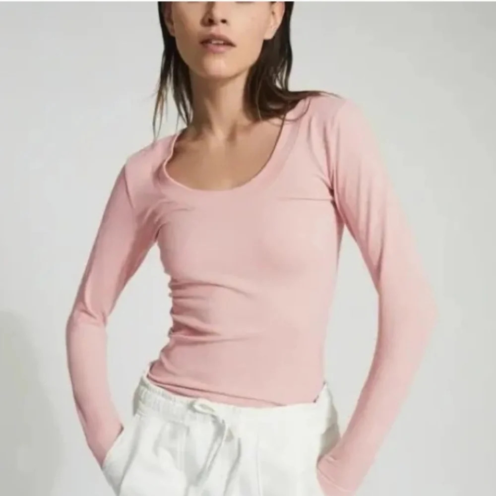 New! Reiss Larkin Long Sleeve Seamless Rib Top Pink Size S NWT . 